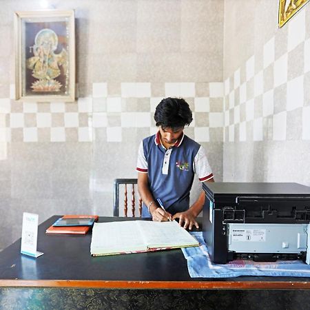 Oyo 44361 Shri Lajjaram Ashram 호텔 Vrindāvan 외부 사진
