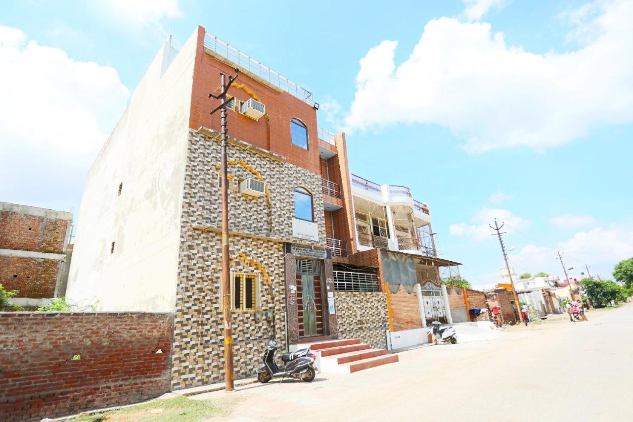 Oyo 44361 Shri Lajjaram Ashram 호텔 Vrindāvan 외부 사진